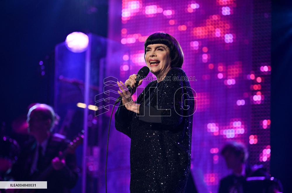 Mireille Matthieu Performs Live Concert At L'Olympia - Paris
