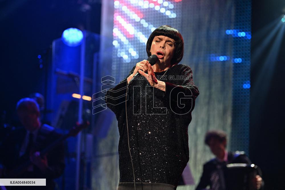 Mireille Matthieu Performs Live Concert At L'Olympia - Paris