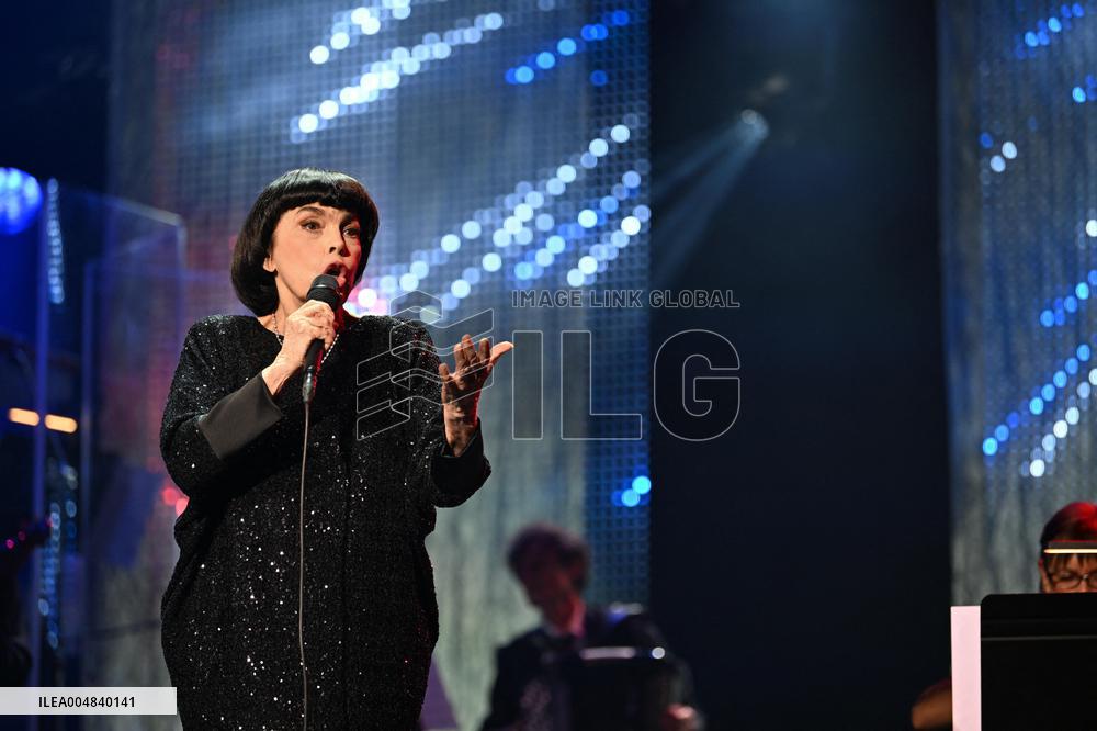 Mireille Matthieu Performs Live Concert At L'Olympia - Paris
