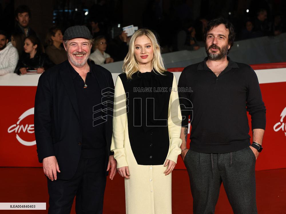 RFF - "Deux Pianos" Red Carpet