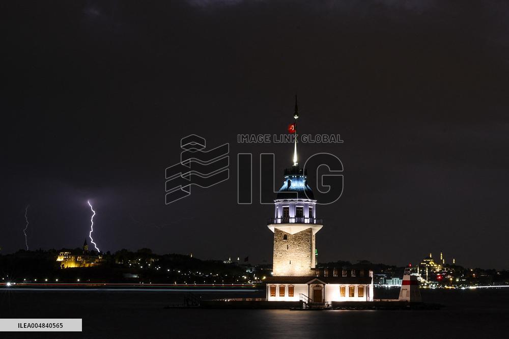 Lighting Strikes Illustrations During Nightime - Istanbul
