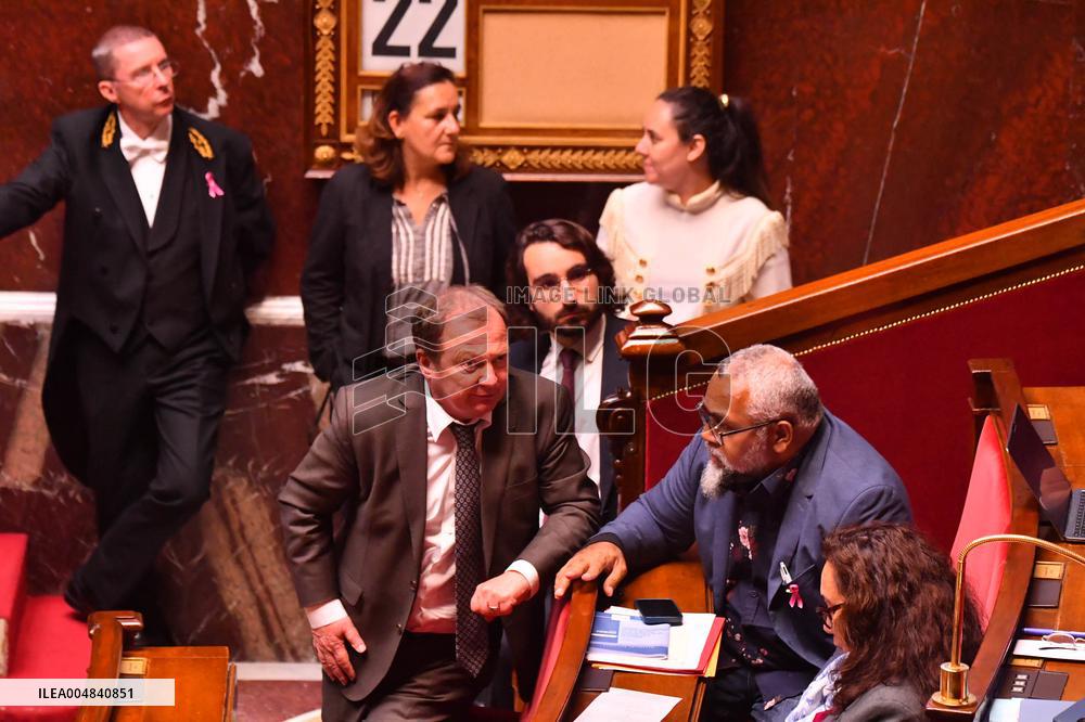 Debate and Vote To Postpone The Renewal Of Congress Members of New Caledonia - Paris