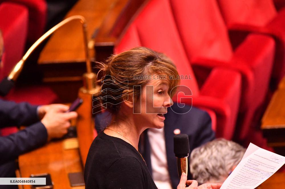 Debate and Vote To Postpone The Renewal Of Congress Members of New Caledonia - Paris