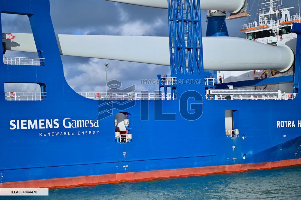 Illustrations Le Havre view from the coast