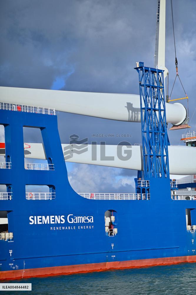 Illustrations Le Havre view from the coast