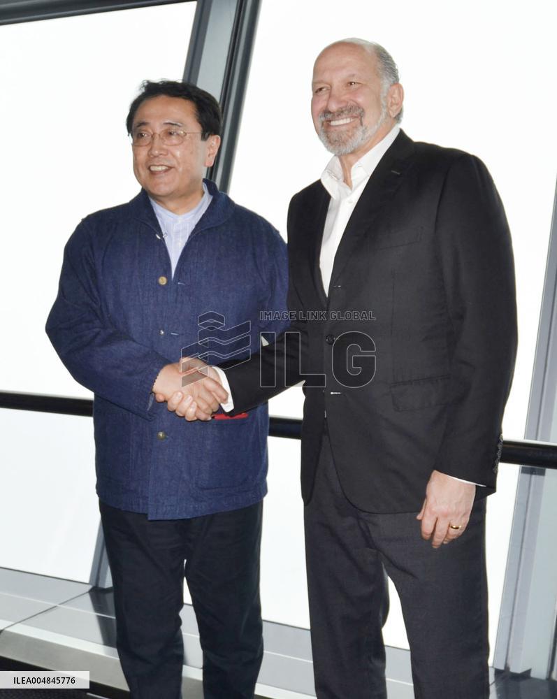 Akazawa, Lutnick visit Tokyo Skytree