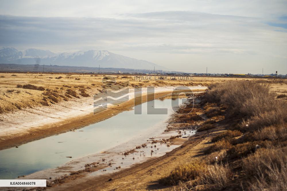 Drying Wetland Fuels Dust Storm Crisis - Iran
