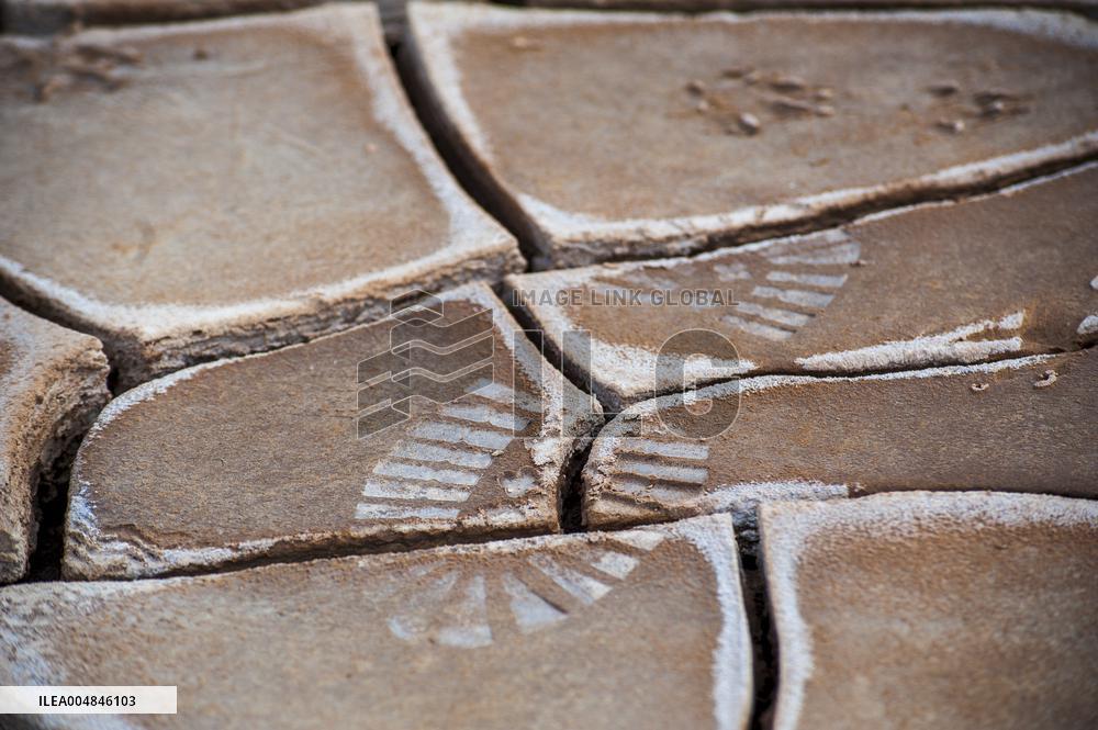 Drying Wetland Fuels Dust Storm Crisis - Iran