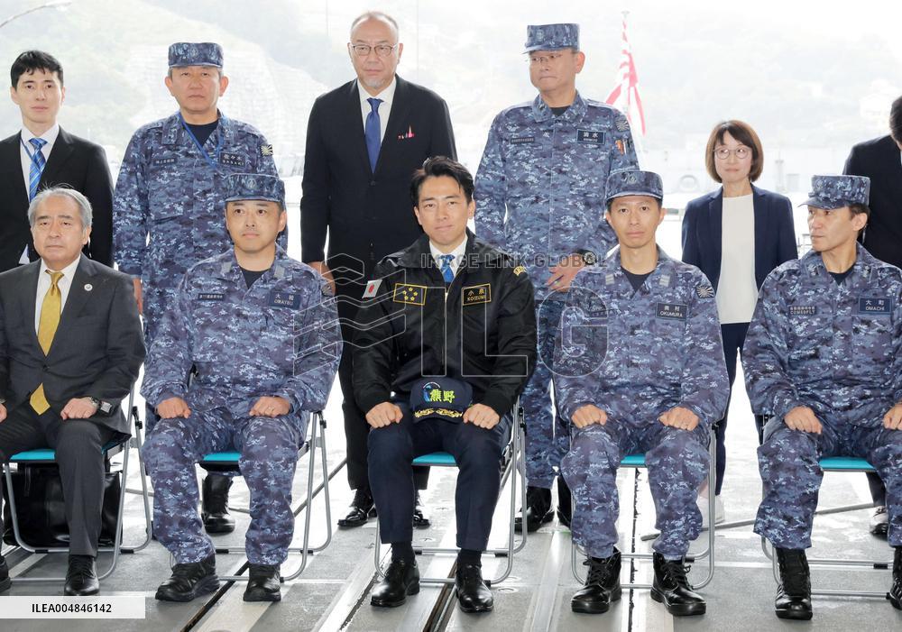 Defense Minister Koizumi visits MSDF Yokosuka base