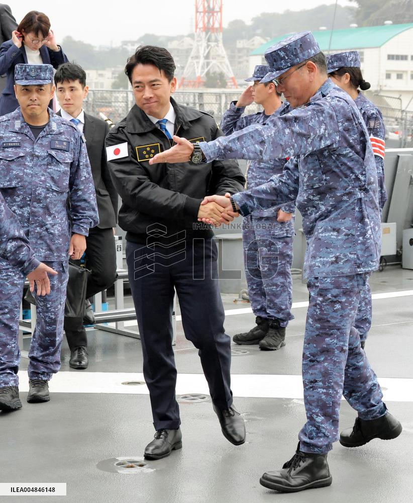 Defense Minister Koizumi visits MSDF Yokosuka base