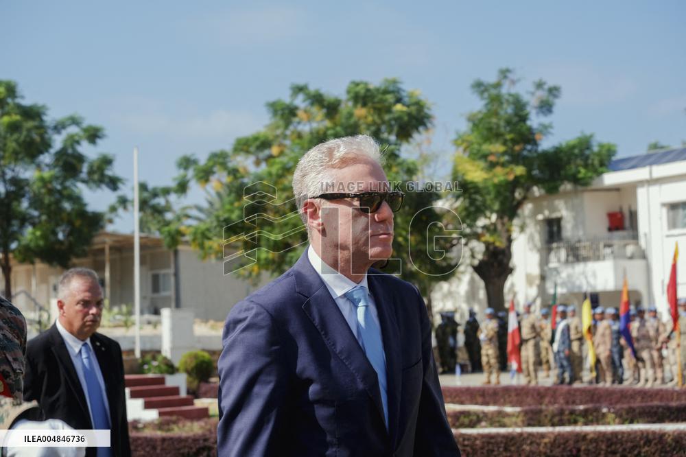 Lebanese FM Tours UNIFIL HQ