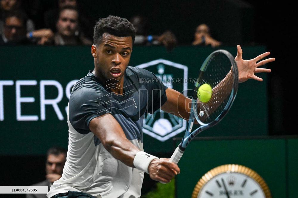 Giovanni Mpetshi Perricard vs Grigor Dimitrov at Rolex Paris Masters 2025 in Paris FA