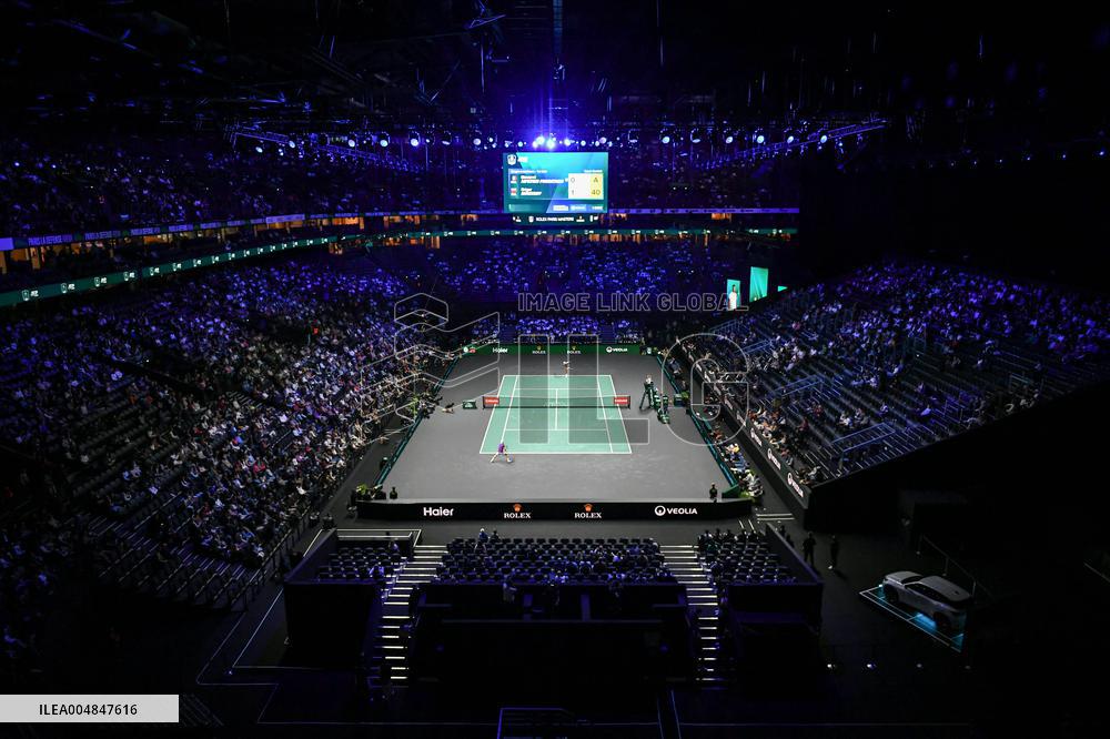 Giovanni Mpetshi Perricard vs Grigor Dimitrov at Rolex Paris Masters 2025 in Paris FA