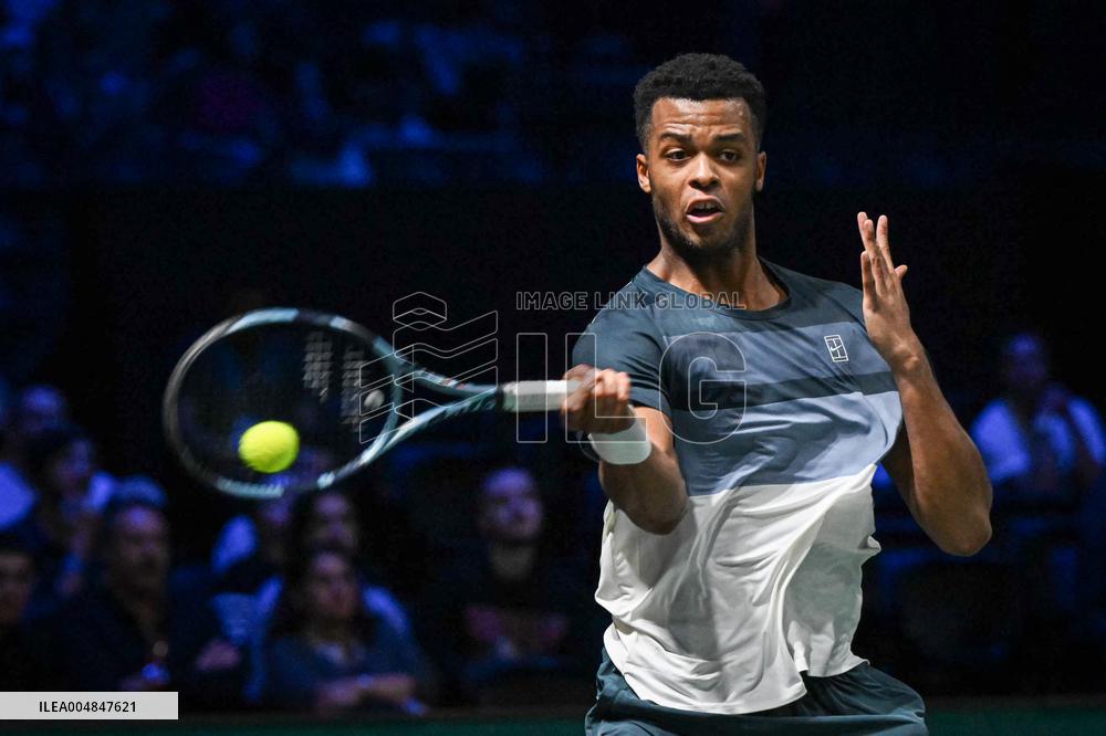 Giovanni Mpetshi Perricard vs Grigor Dimitrov at Rolex Paris Masters 2025 in Paris FA