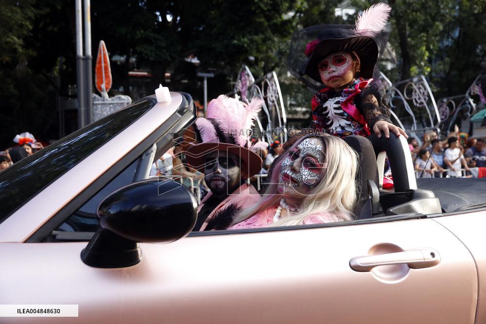 Mega Procession of the Catrinas for Day of the Dead - Mexico City