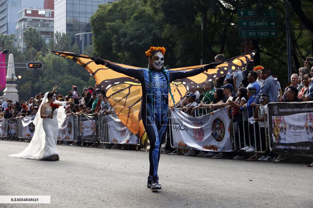 Mega Procession of the Catrinas for Day of the Dead - Mexico City