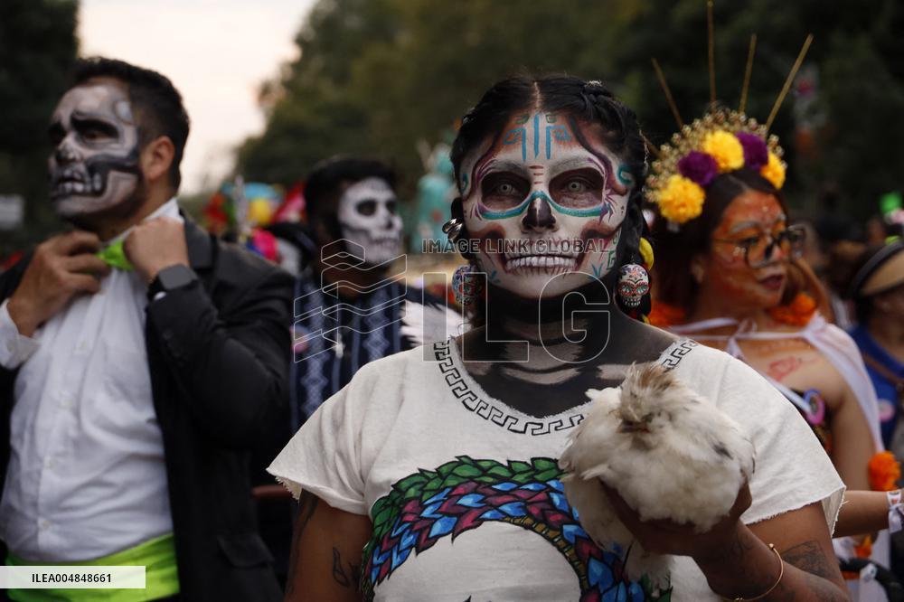 Mega Procession of the Catrinas for Day of the Dead - Mexico City