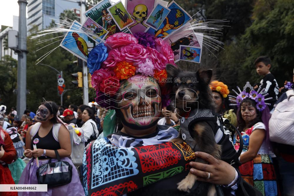 Mega Procession of the Catrinas for Day of the Dead - Mexico City