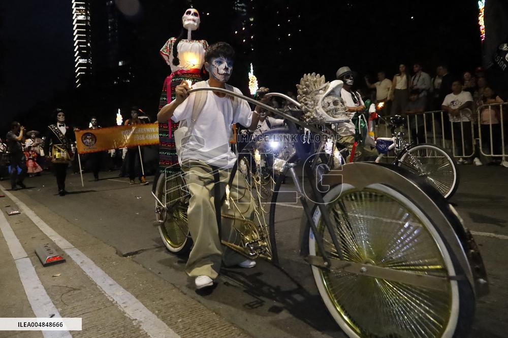Mega Procession of the Catrinas for Day of the Dead - Mexico City