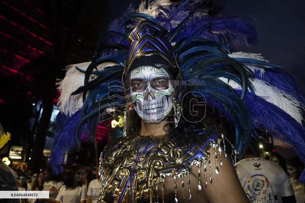 Mega Procession of the Catrinas for Day of the Dead - Mexico City