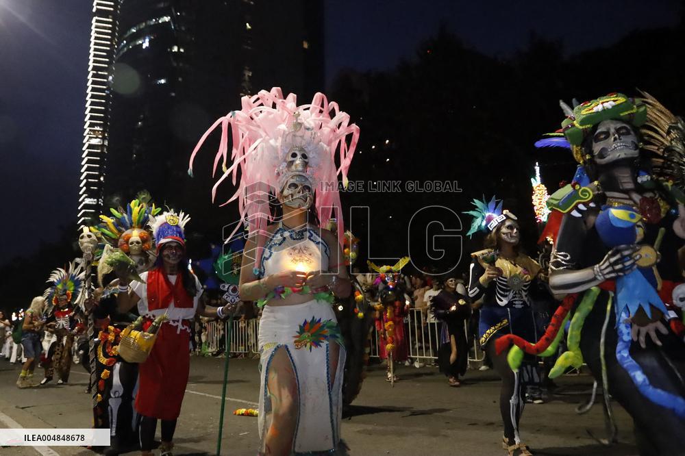 Mega Procession of the Catrinas for Day of the Dead - Mexico City