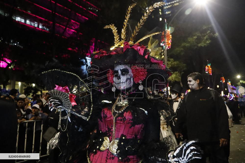 Mega Procession of the Catrinas for Day of the Dead - Mexico City