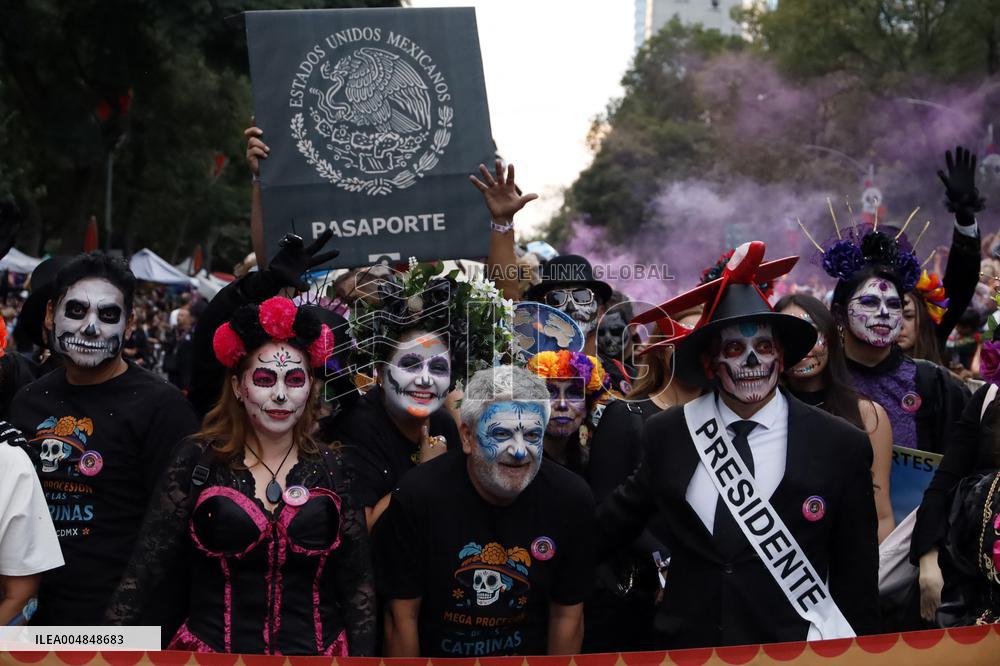 Mega Procession of the Catrinas for Day of the Dead - Mexico City
