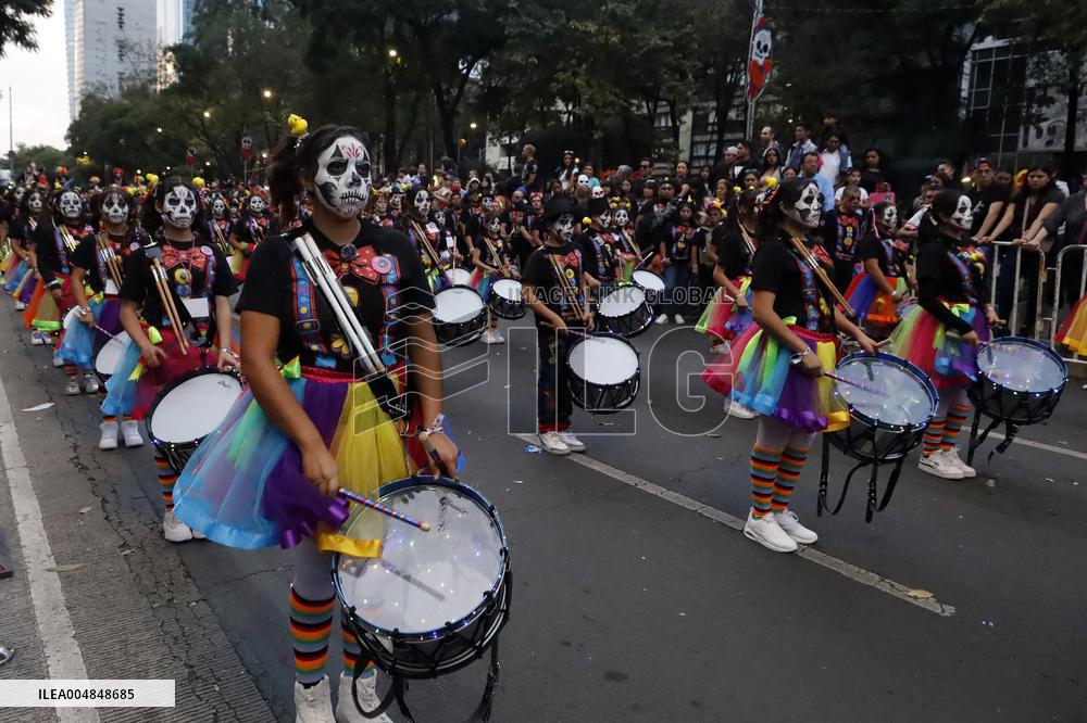 Mega Procession of the Catrinas for Day of the Dead - Mexico City