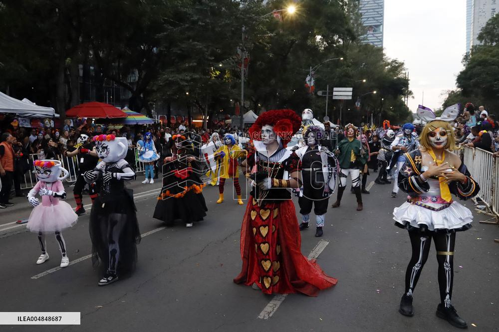 Mega Procession of the Catrinas for Day of the Dead - Mexico City