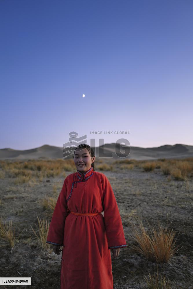 Kazakh Eagle Hunters Preserve Ancient Tradition - Mongolia
