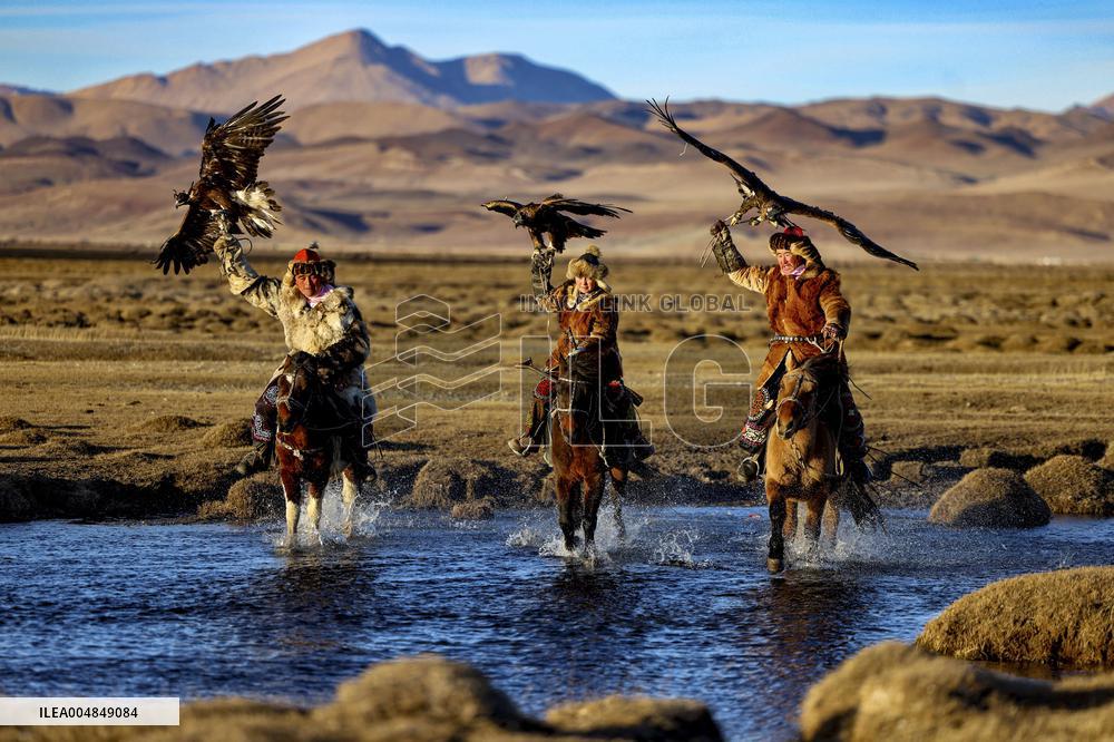 Kazakh Eagle Hunters Preserve Ancient Tradition - Mongolia