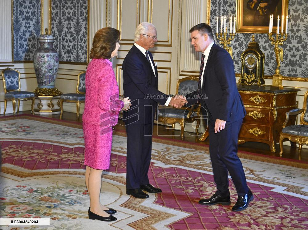 THE KING COUPLE GIVES LUNCH FOR THE NORDIC COUNCIL