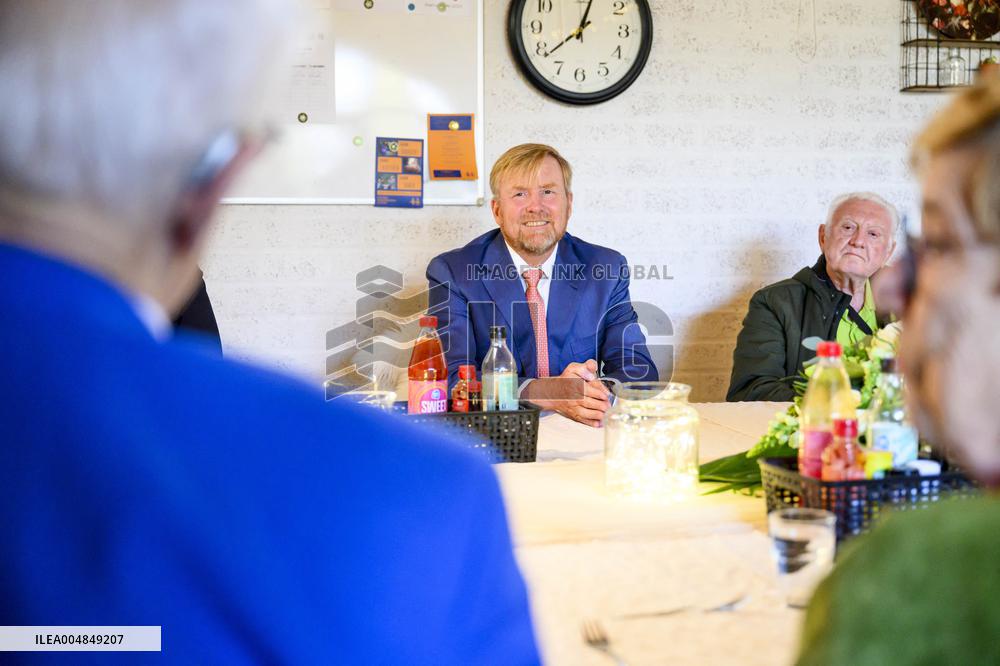 King Willem-Alexander Visits Interchurch Diaconal Consultation - Lelystad