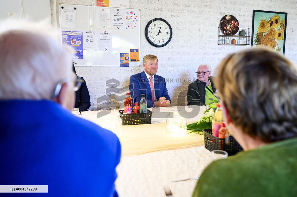 King Willem-Alexander Visits Interchurch Diaconal Consultation - Lelystad