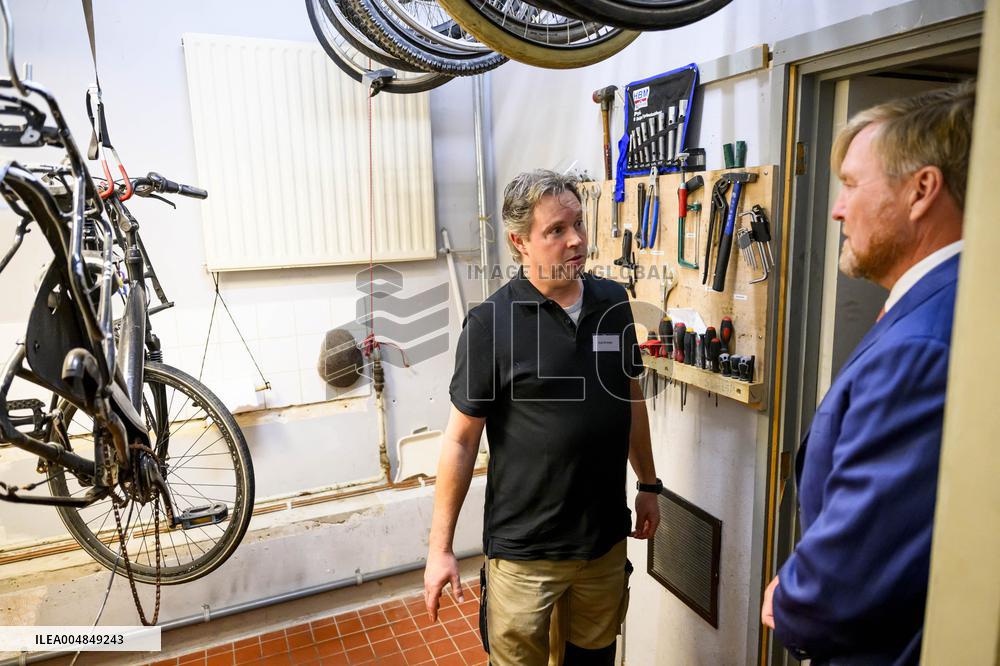 King Willem-Alexander Visits Interchurch Diaconal Consultation - Lelystad