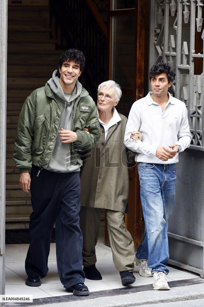 Glenn Close Walks In Madrid With Los Javis