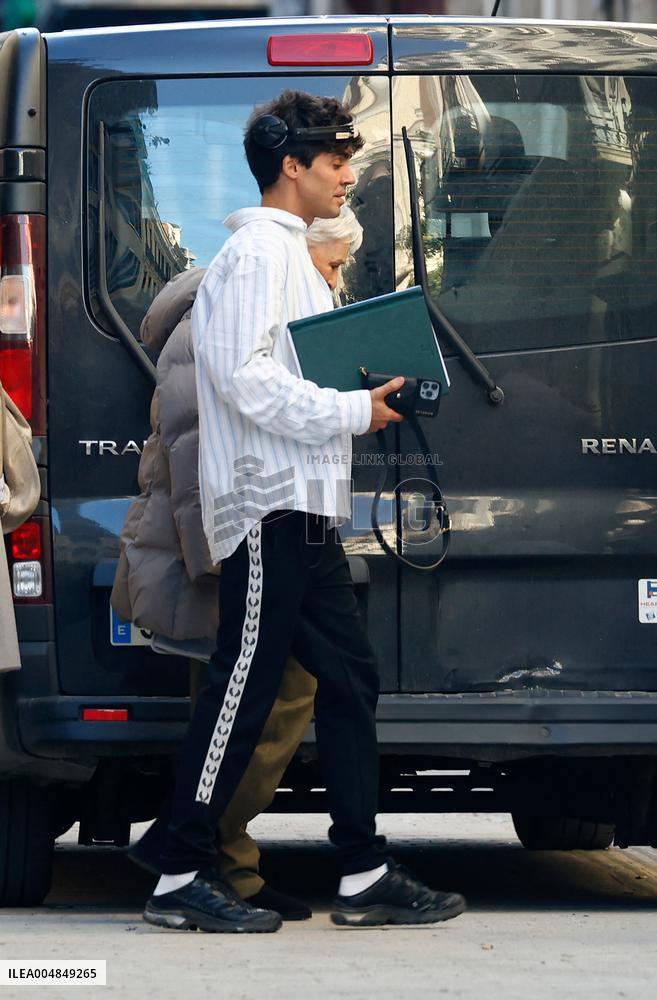 Glenn Close Walks In Madrid With Los Javis