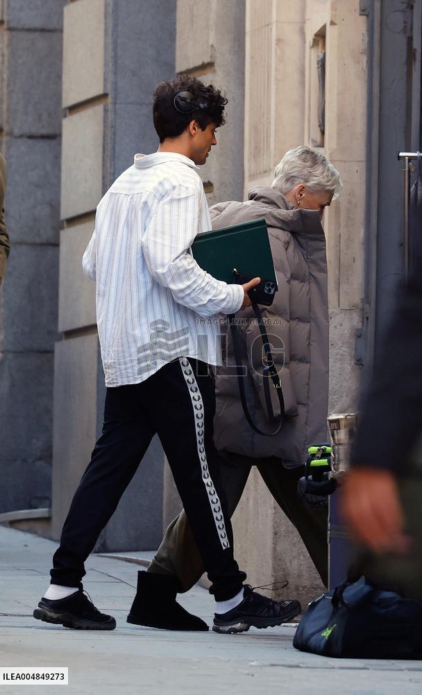 Glenn Close Walks In Madrid With Los Javis