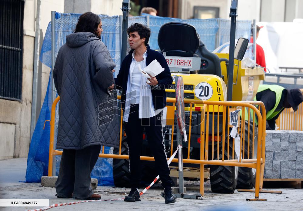 Glenn Close Walks In Madrid With Los Javis