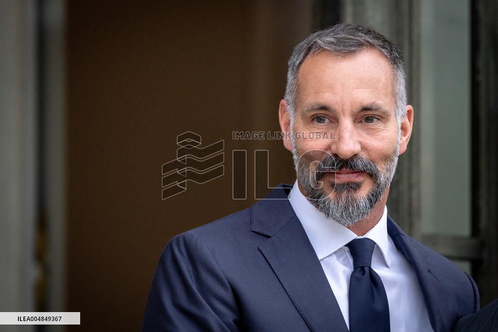 Emmanuel Macron welcomes Prince Rahim al-Hussaini, Aga Khan V at the Elysee Palace - Paris AJ
