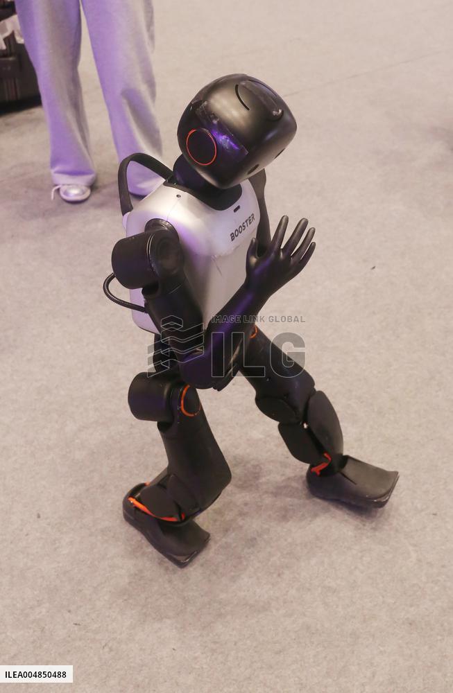 Robot Dancing at GLOBAL AI PLAYER CARNIVAL in Shanghai
