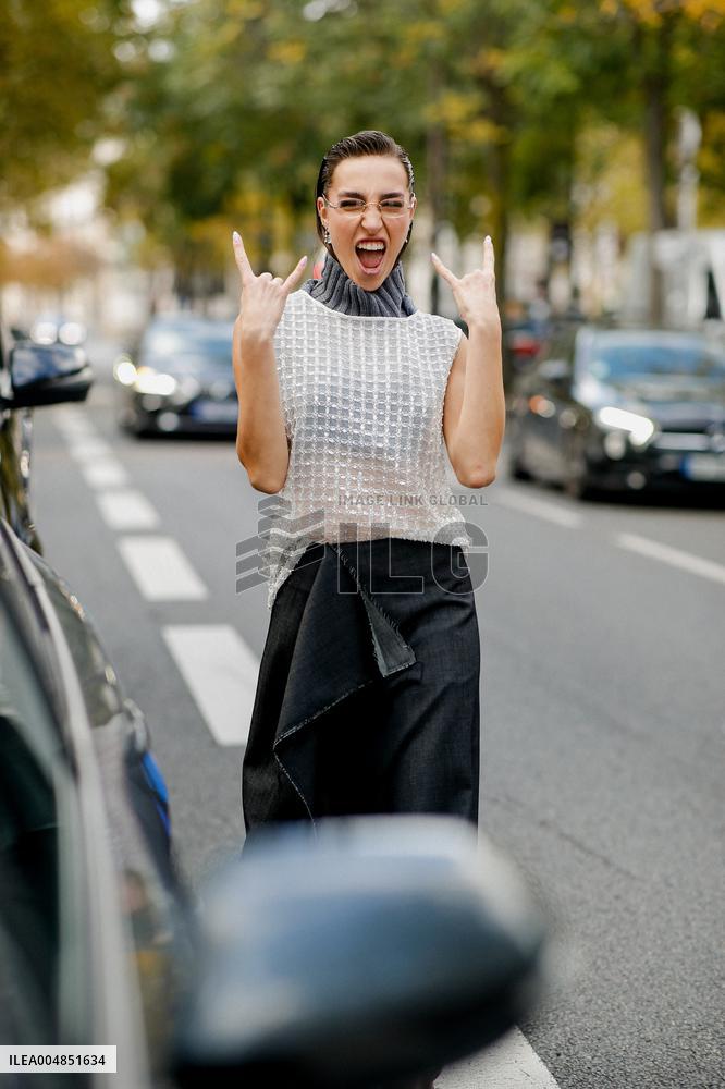 PFW - Akris Street Style