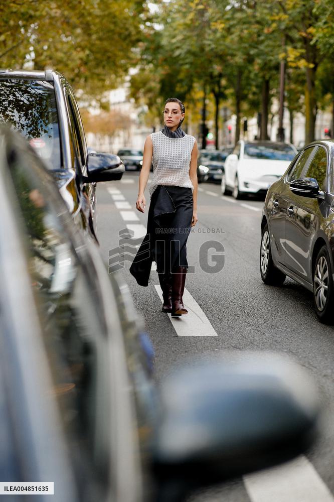 PFW - Akris Street Style