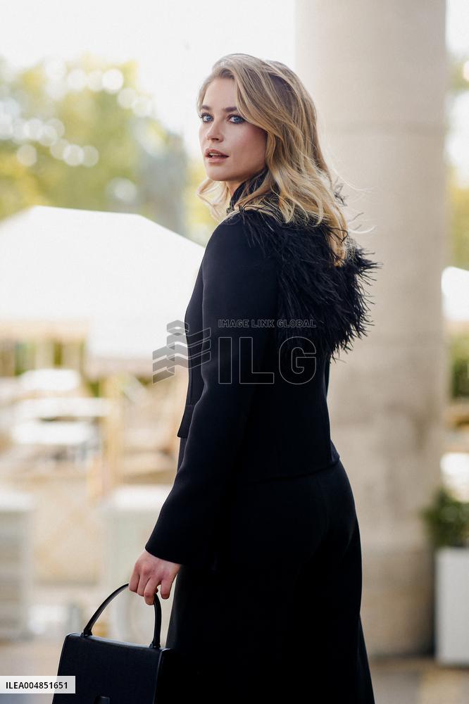 PFW - Akris Street Style