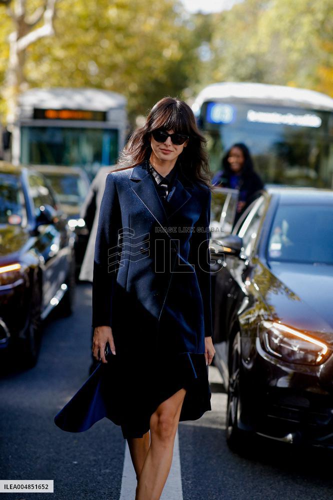 PFW - Akris Street Style