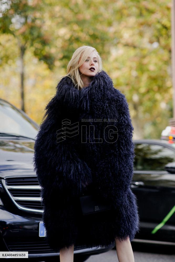 PFW - Akris Street Style