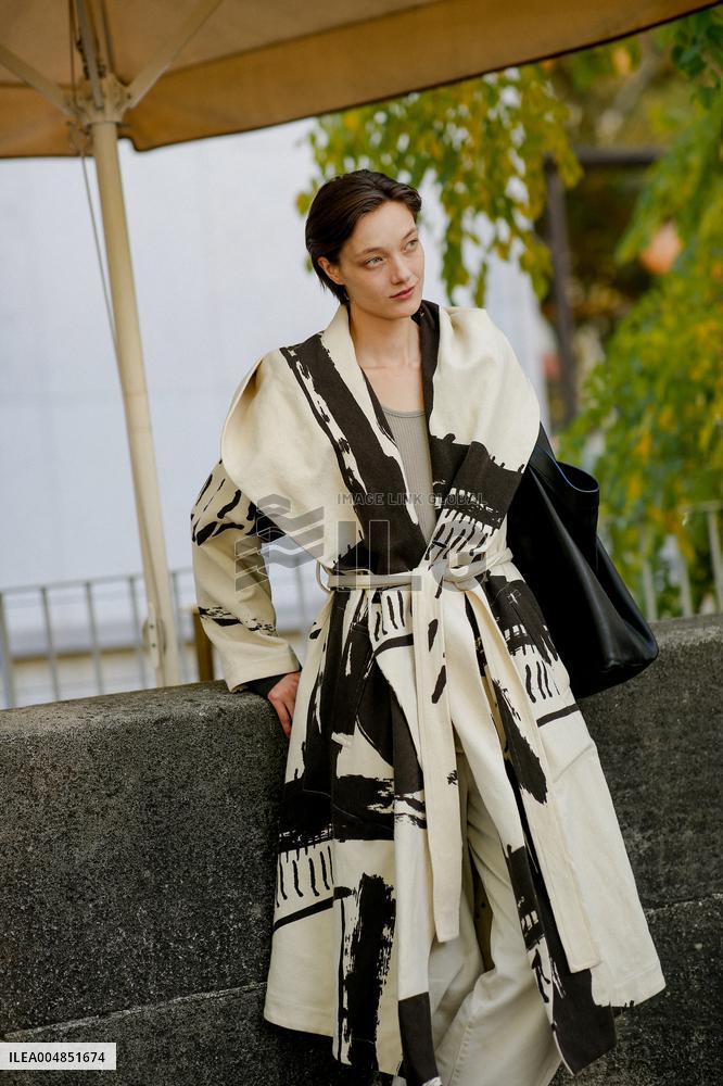 PFW - Akris Street Style