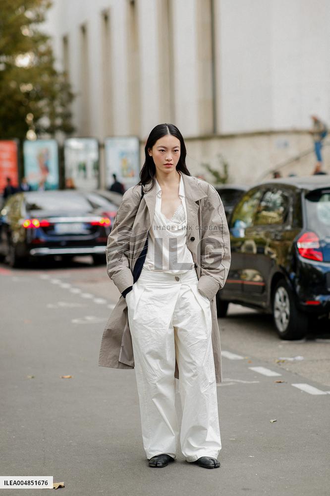 PFW - Akris Street Style