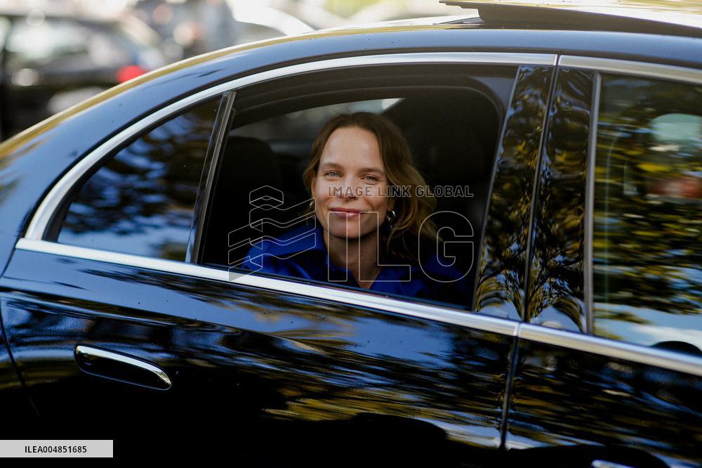 PFW - Akris Street Style