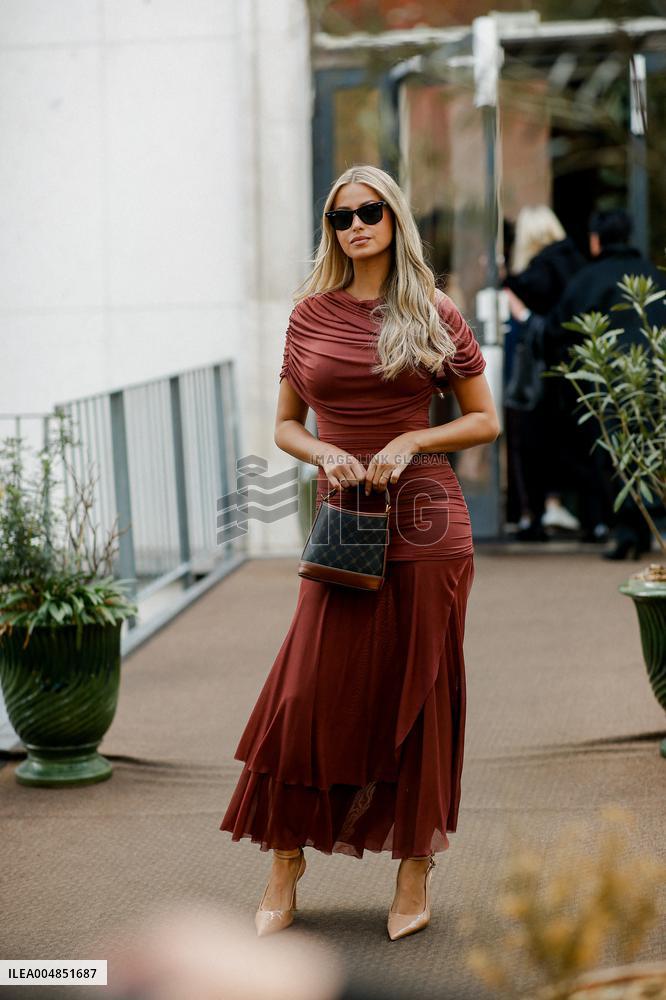 PFW - Akris Street Style